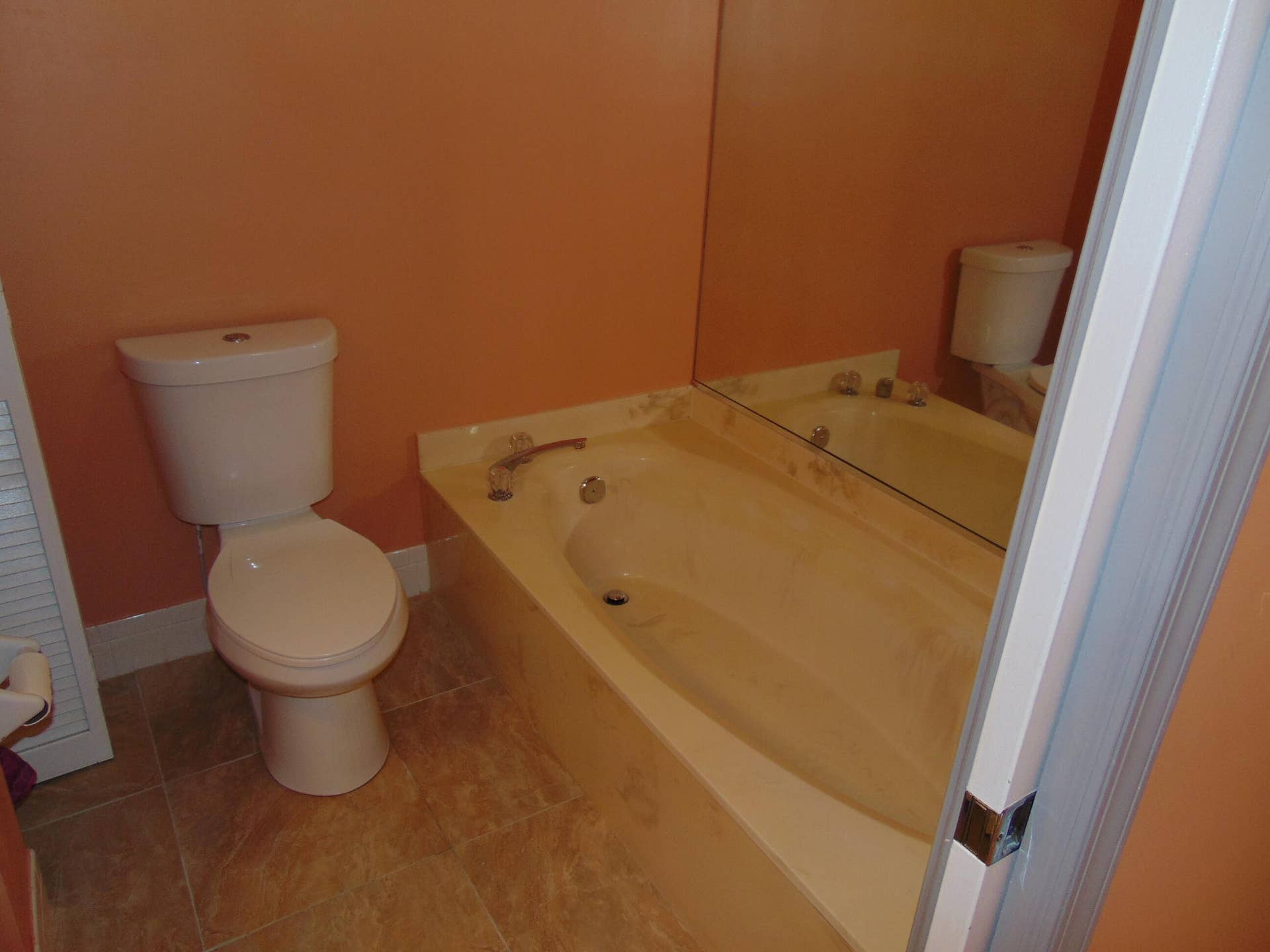9220 SW 14th Street, #3103, Boca Raton, FL 33428 ROMAN TUB AND SEPARATE LARGE SHOWER