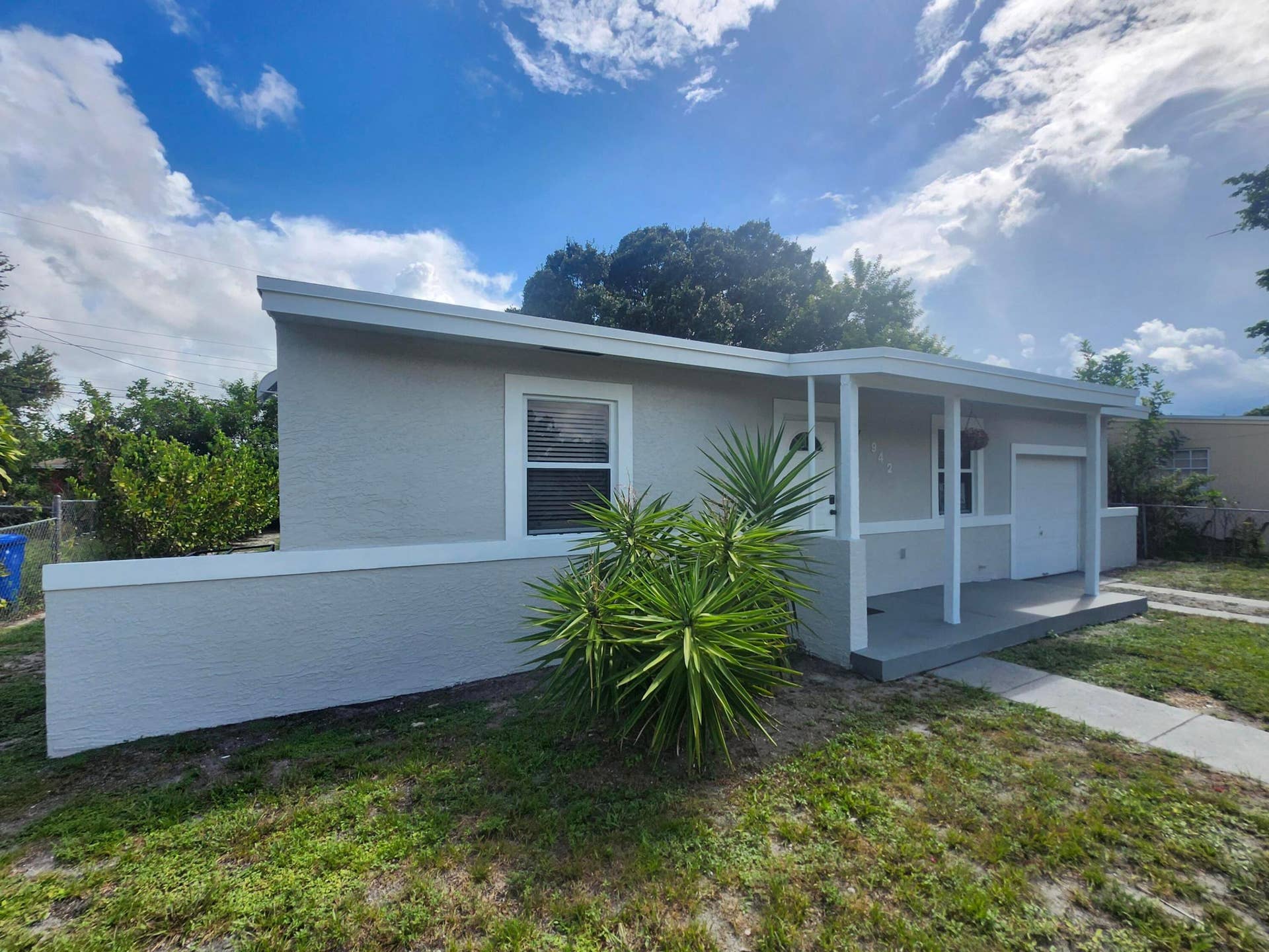 942 NW 12th Street, Fort Lauderdale, FL 33311 1000040382