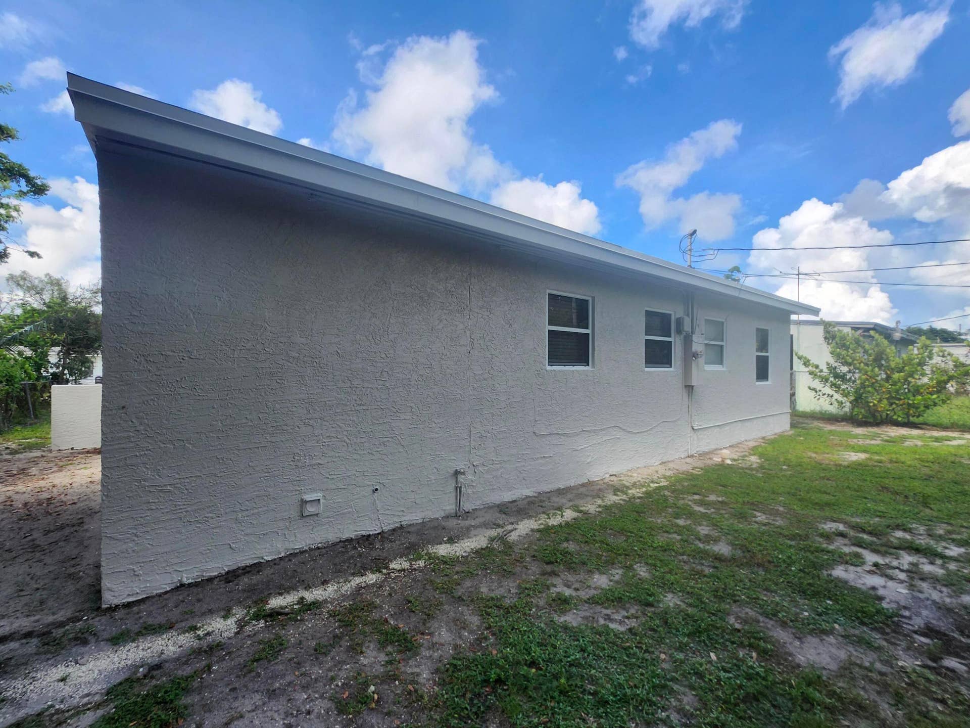 942 NW 12th Street, Fort Lauderdale, FL 33311 1000040384