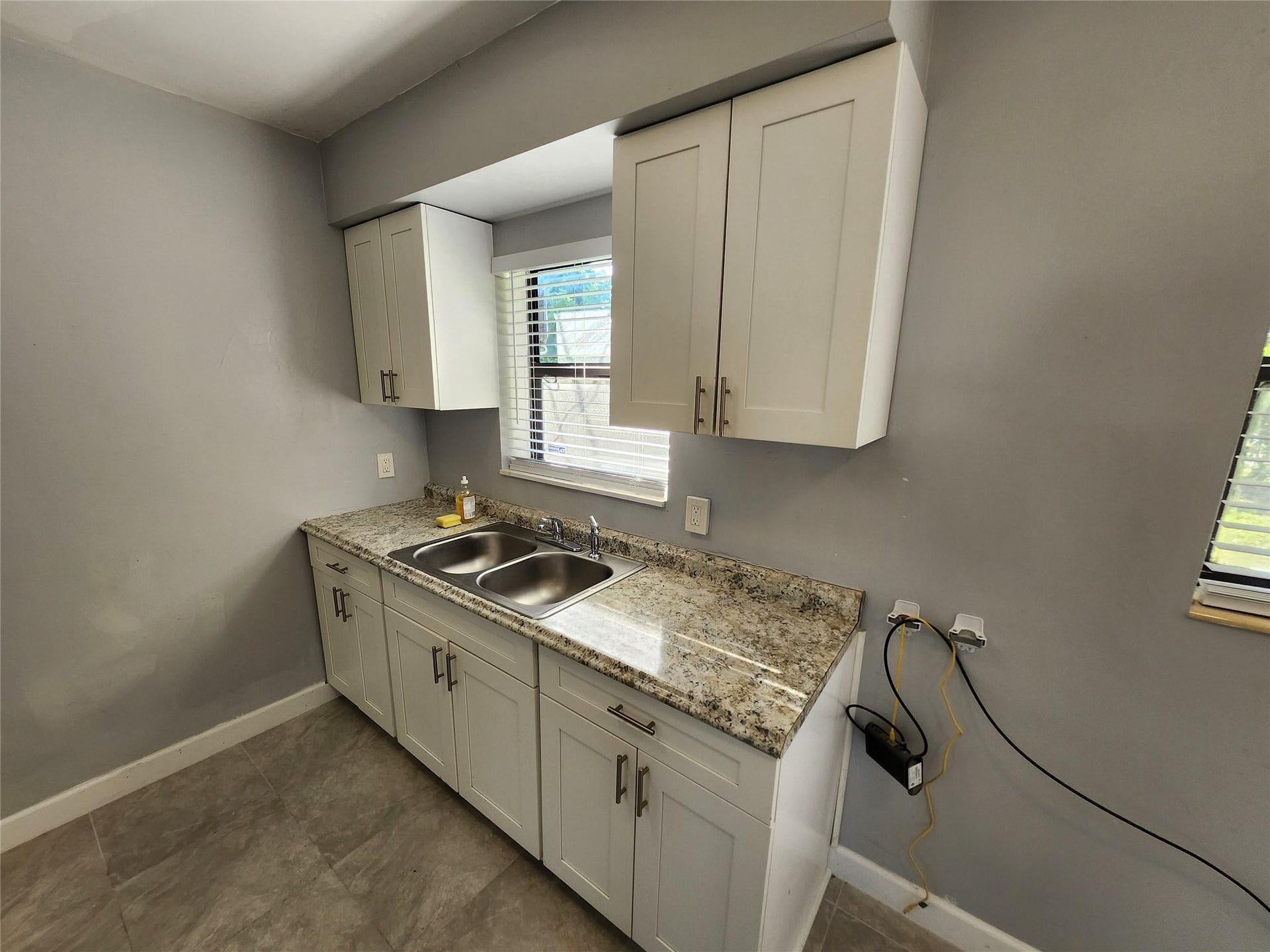 942 NW 12th Street, Fort Lauderdale, FL 33311 Photo 11
