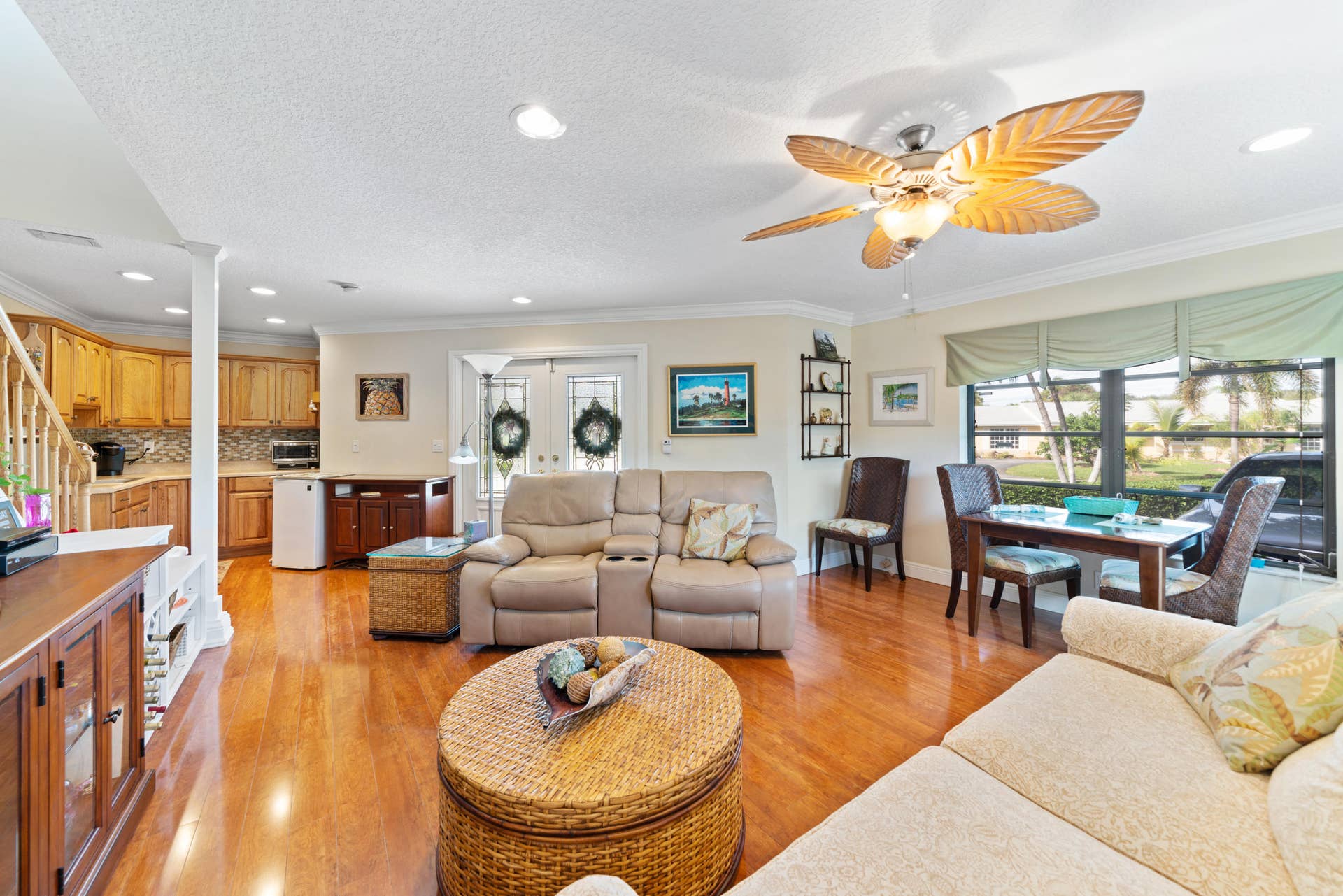 FRONT UNIT #1 IS A 2-STORY 1000 SQ FT 1 BEDROOM 1.5 BATH WITH PRIVATE PATIO