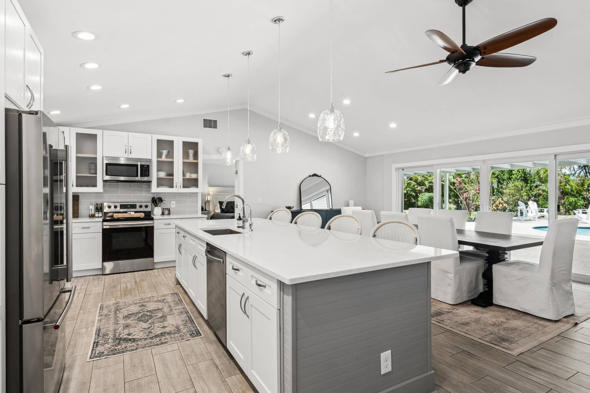 Dining/kitchen