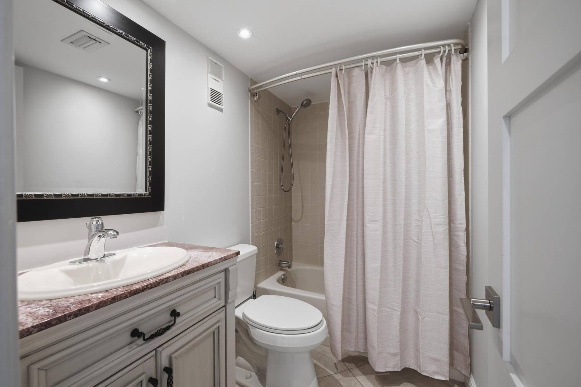 2215 Cypress Island Drive, #906, Pompano Beach, FL 33069 DSC09090