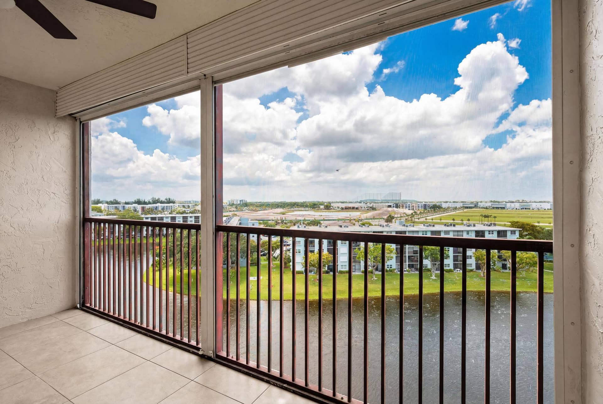 2215 Cypress Island Drive, #906, Pompano Beach, FL 33069 DSC09063_reedit_5d7e08f8-2