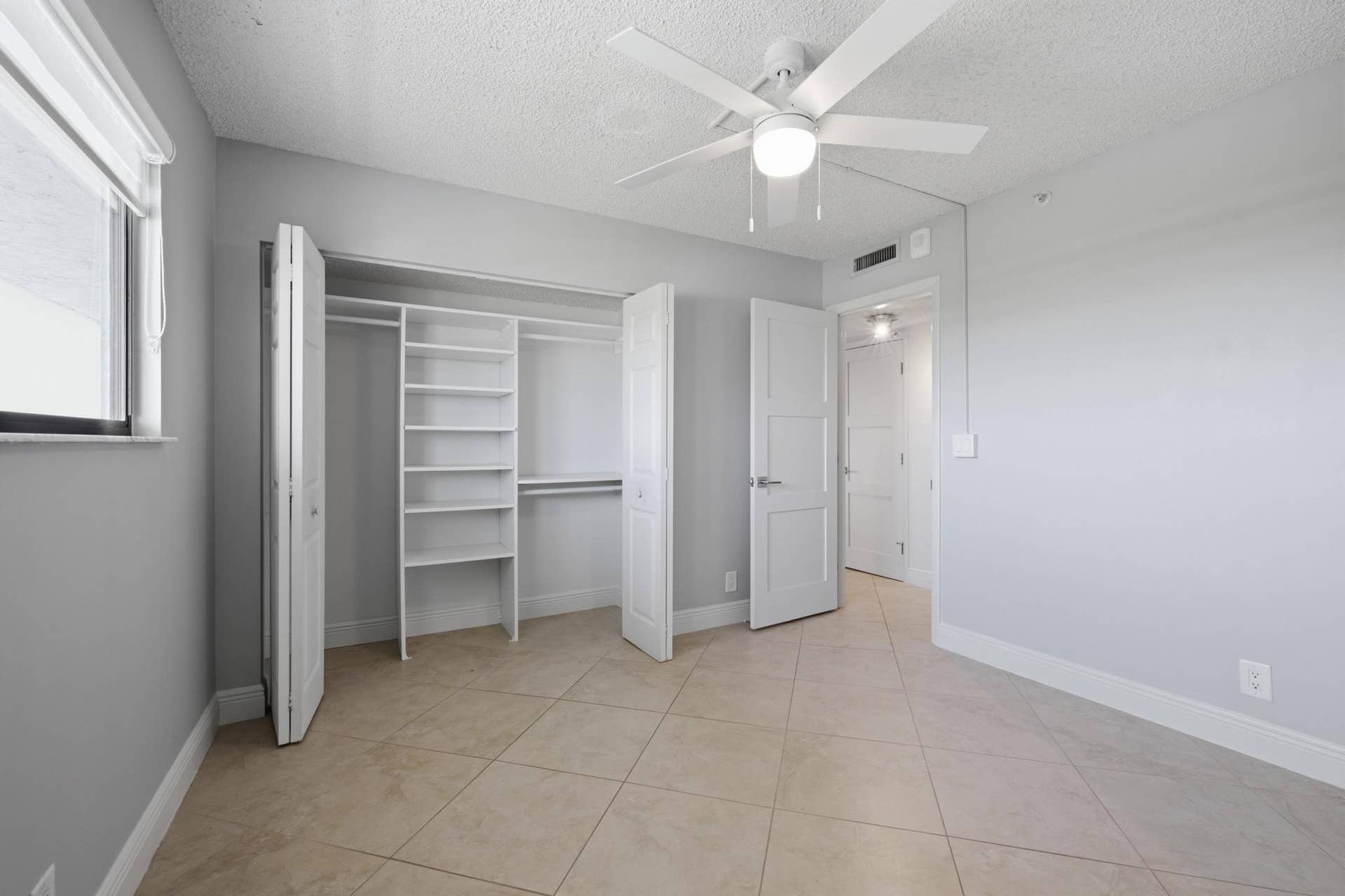 2215 Cypress Island Drive, #906, Pompano Beach, FL 33069 DSC09096