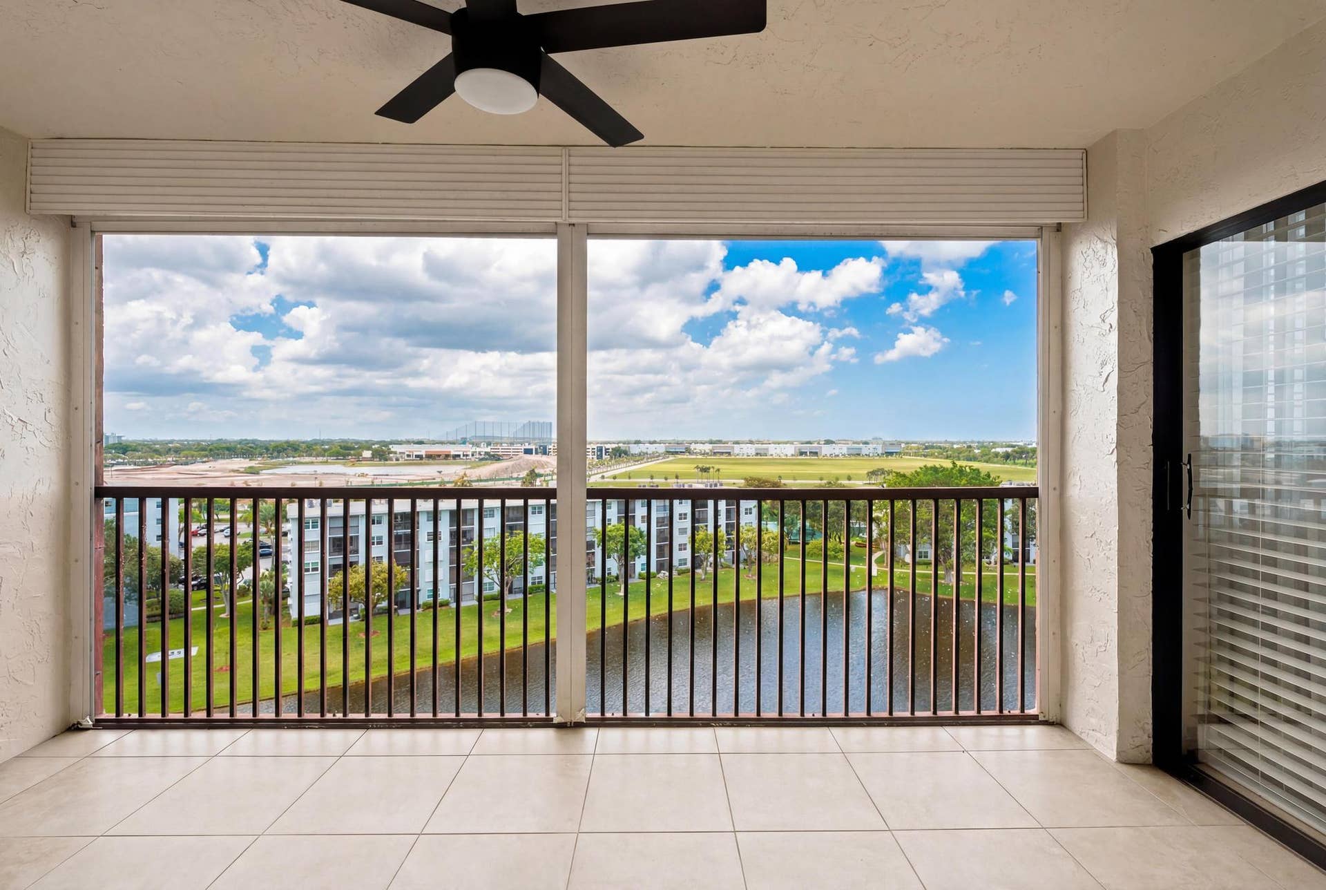 2215 Cypress Island Drive, #906, Pompano Beach, FL 33069 DSC09057_reedit_9e300bfb-2