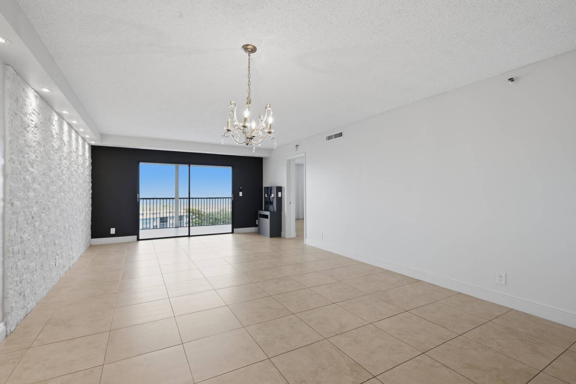 2215 Cypress Island Drive, #906, Pompano Beach, FL 33069 DSC09075