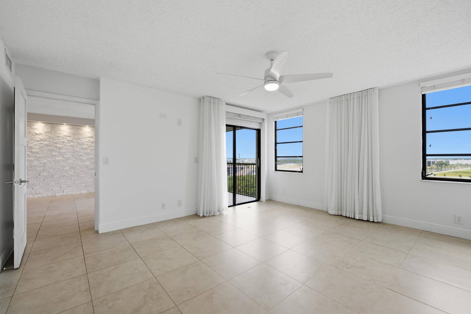 2215 Cypress Island Drive, #906, Pompano Beach, FL 33069 DSC09102