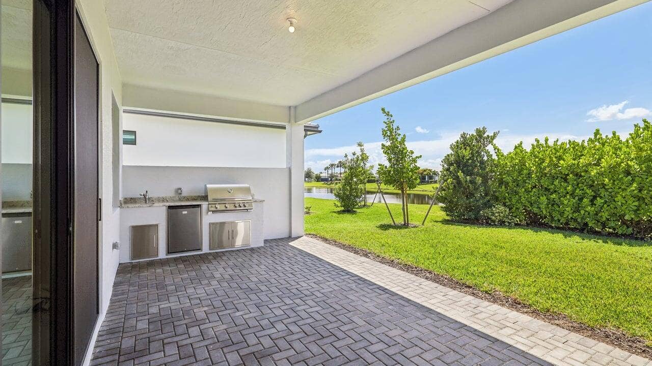 5633 Saint Armands Way, Westlake, FL 33470 Lanai