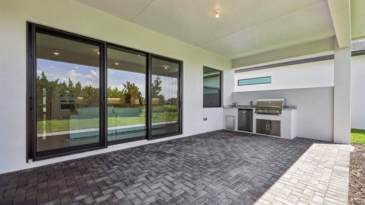 5633 Saint Armands Way, Westlake, FL 33470 Lanai
