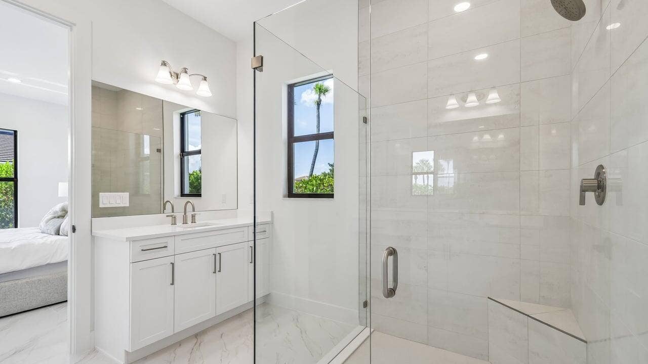 5633 Saint Armands Way, Westlake, FL 33470 Owner's Bath