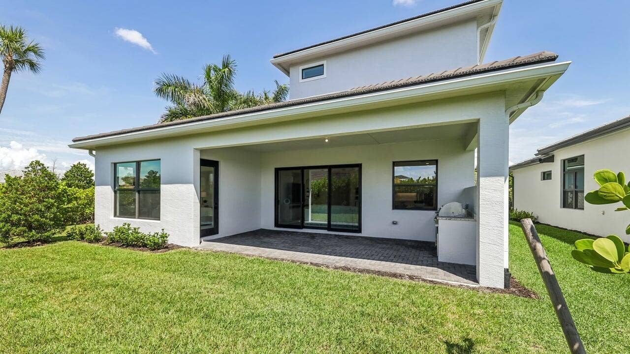 5633 Saint Armands Way, Westlake, FL 33470 Rear Exterior