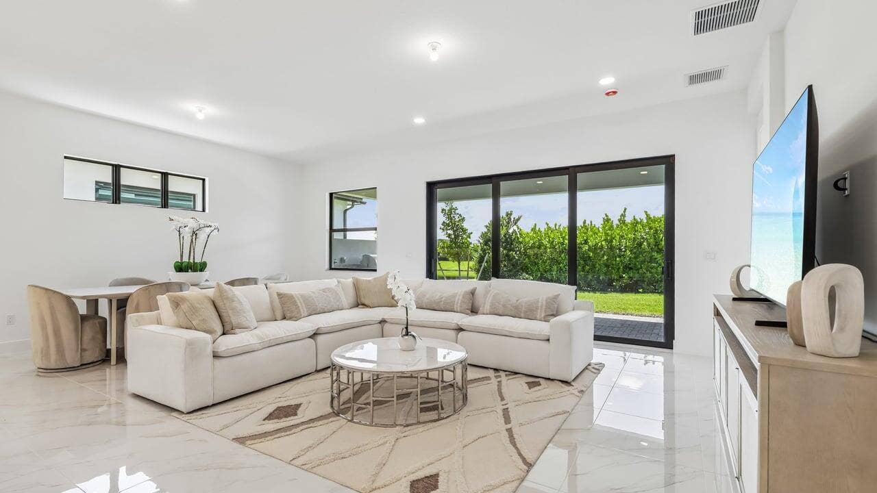 5633 Saint Armands Way, Westlake, FL 33470 Great Room