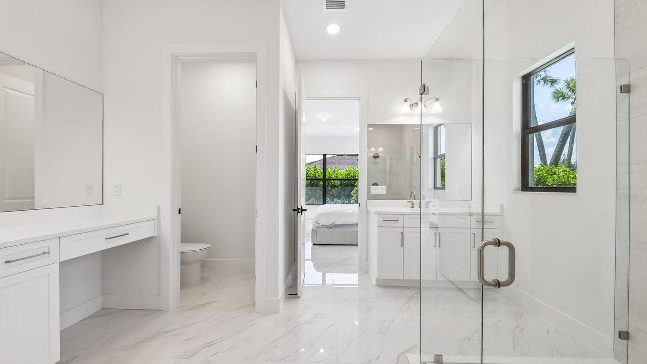 5633 Saint Armands Way, Westlake, FL 33470 Owner's Bath