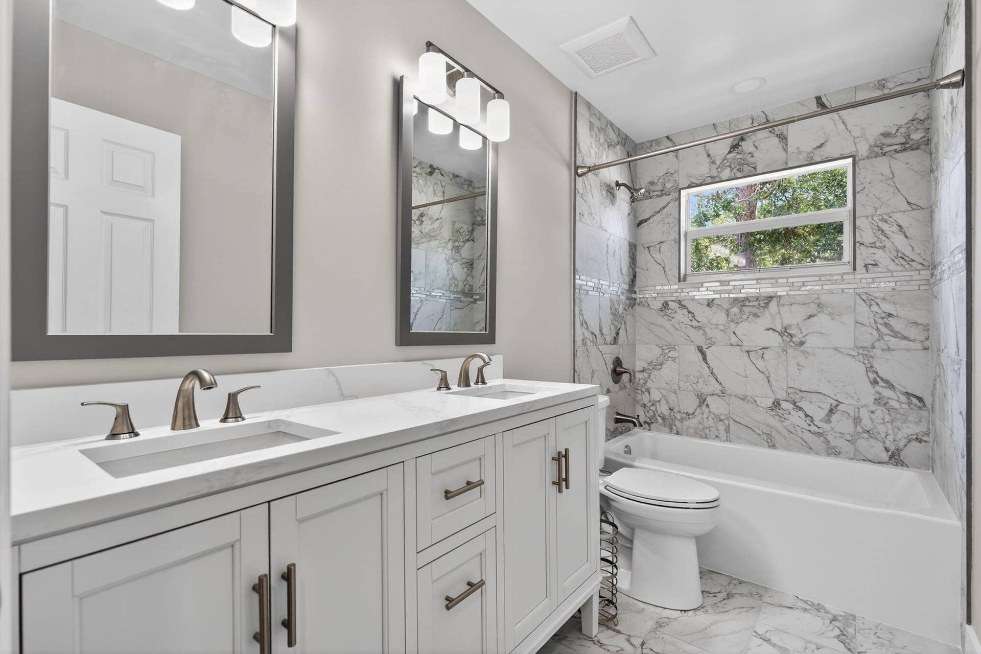 106 Fox Meadow Run, Jupiter, FL 33458 Bath