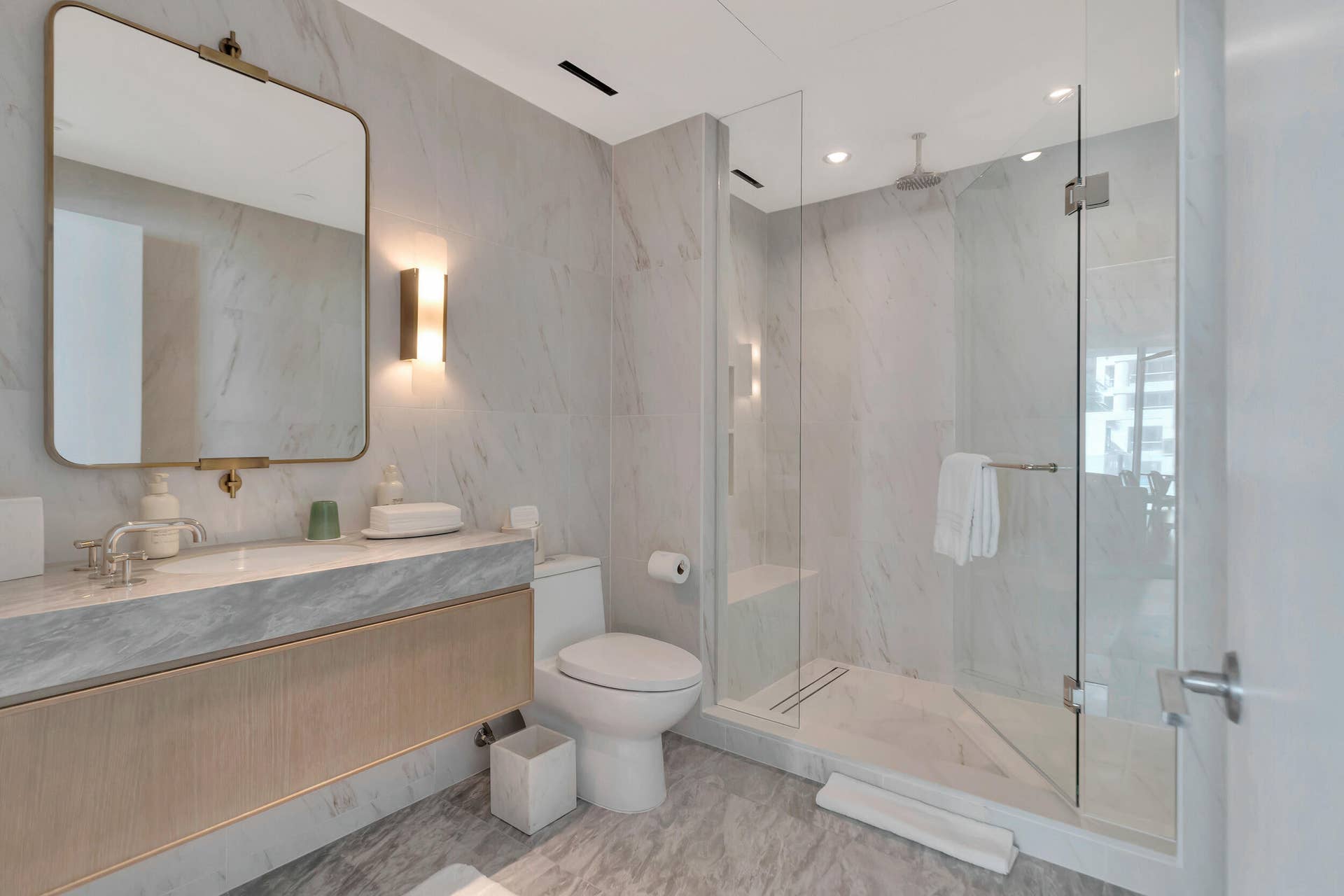 525 N Fort Lauderdale Beach Boulevard, #602, Fort Lauderdale, FL 33304 12__g6i3684