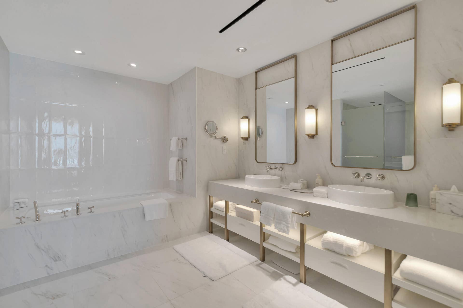525 N Fort Lauderdale Beach Boulevard, #602, Fort Lauderdale, FL 33304 19__g6i3729