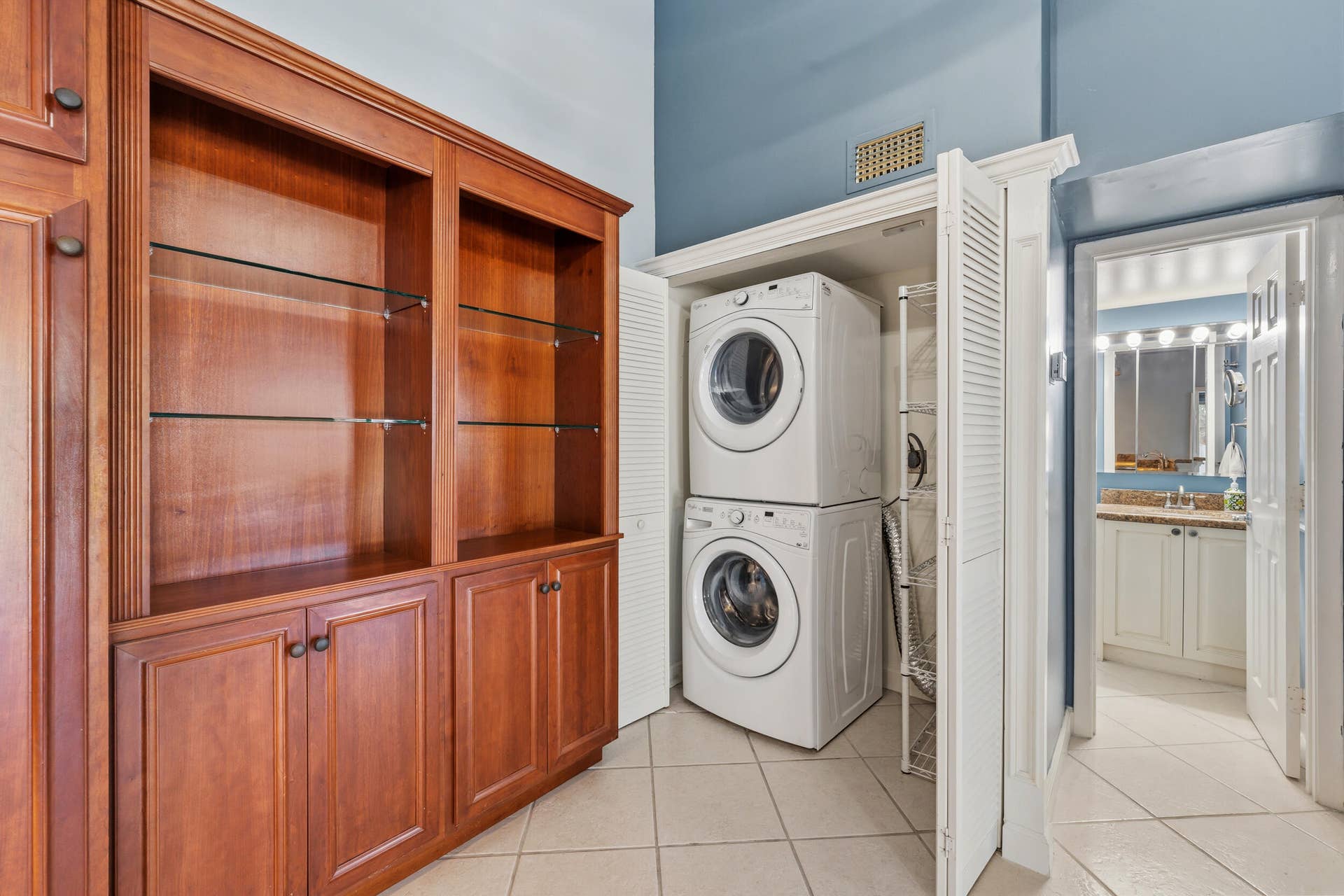 6314 Chasewood Drive, #E, Jupiter, FL 33458 Laundry closet in dining area