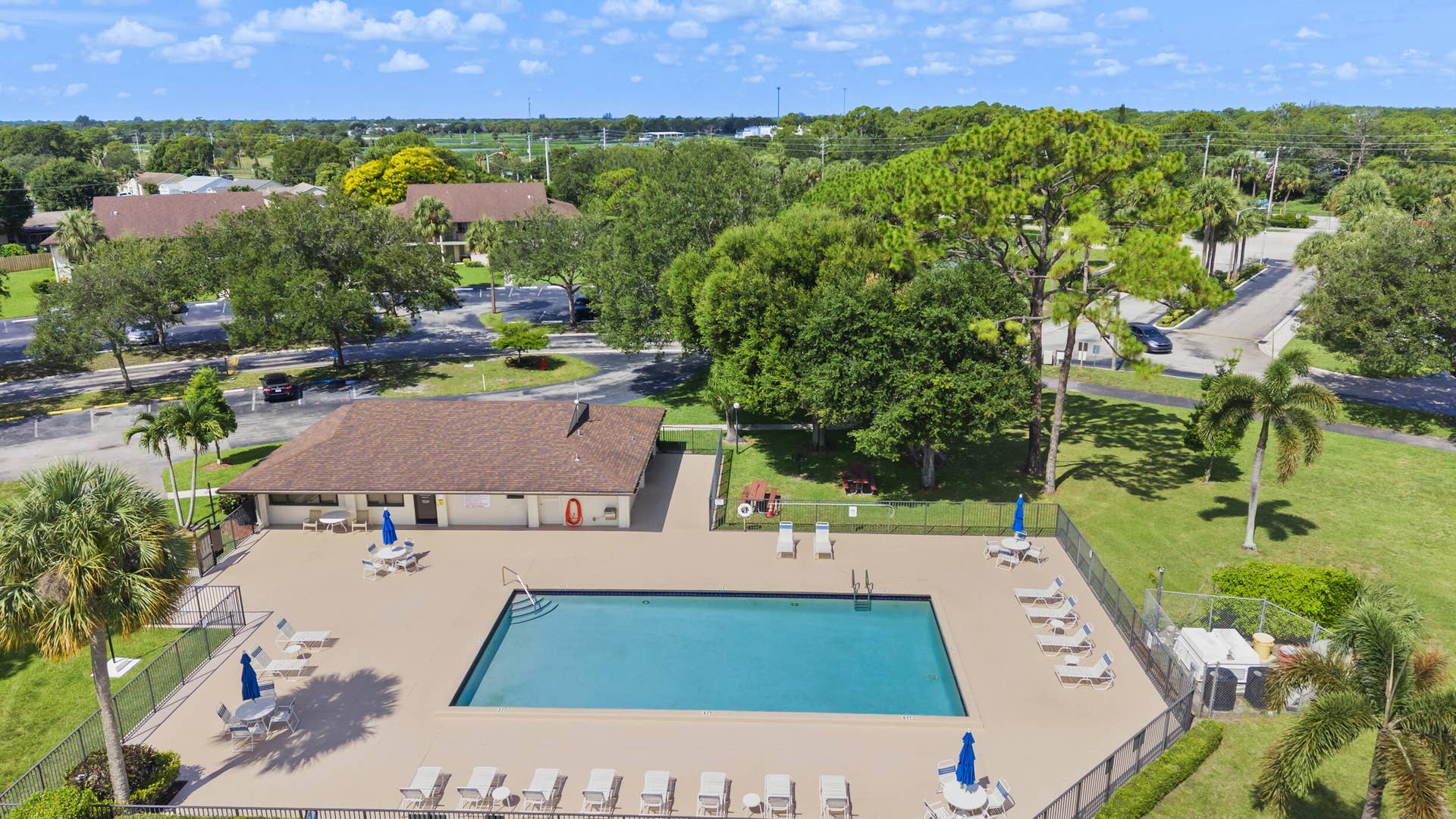 6314 Chasewood Drive, #E, Jupiter, FL 33458 North - Clubhouse and pool
