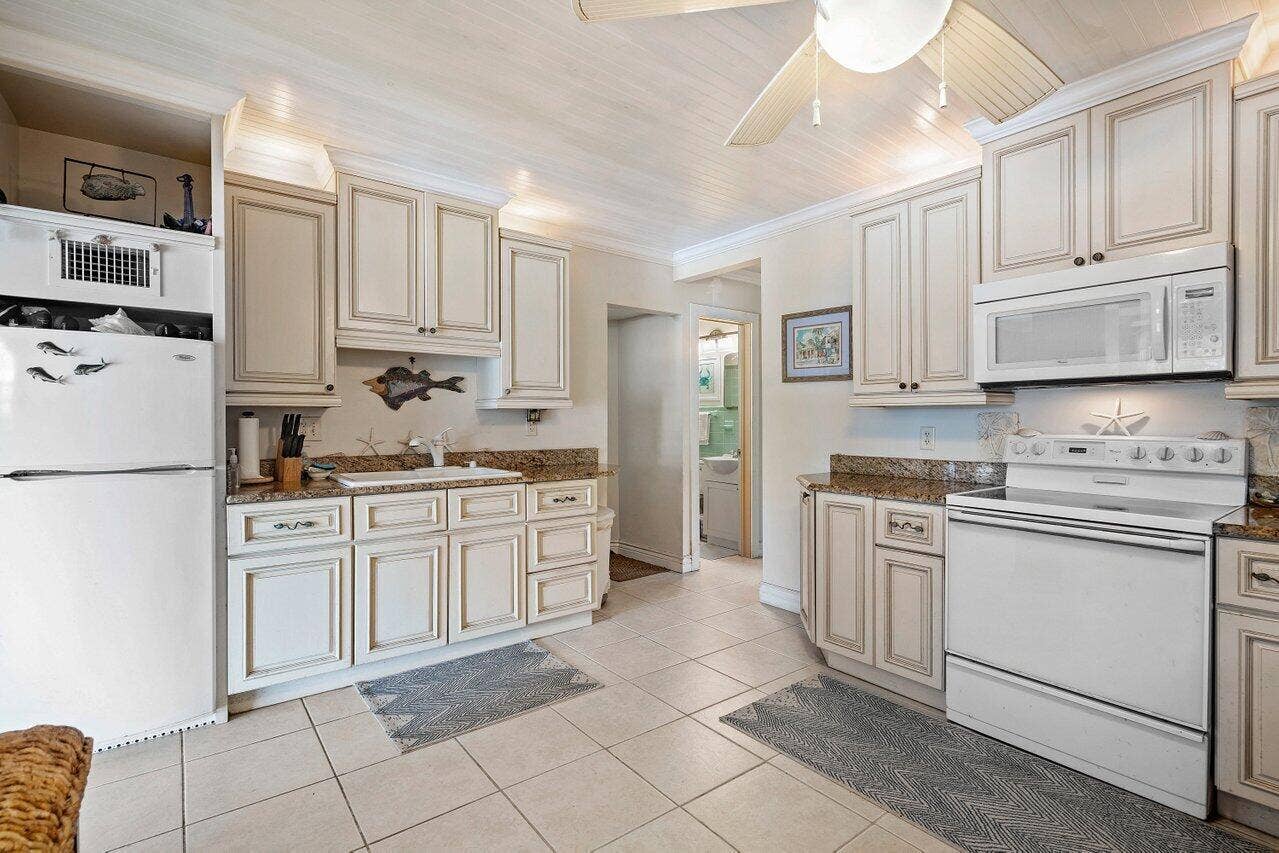 11091 Ellison Wilson Road, North Palm Beach, FL 33408 Kitchen