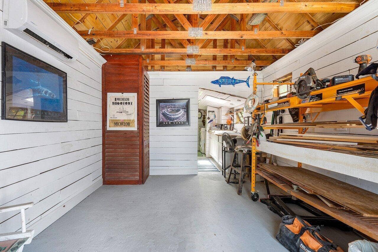 11091 Ellison Wilson Road, North Palm Beach, FL 33408 Workshop/ shed