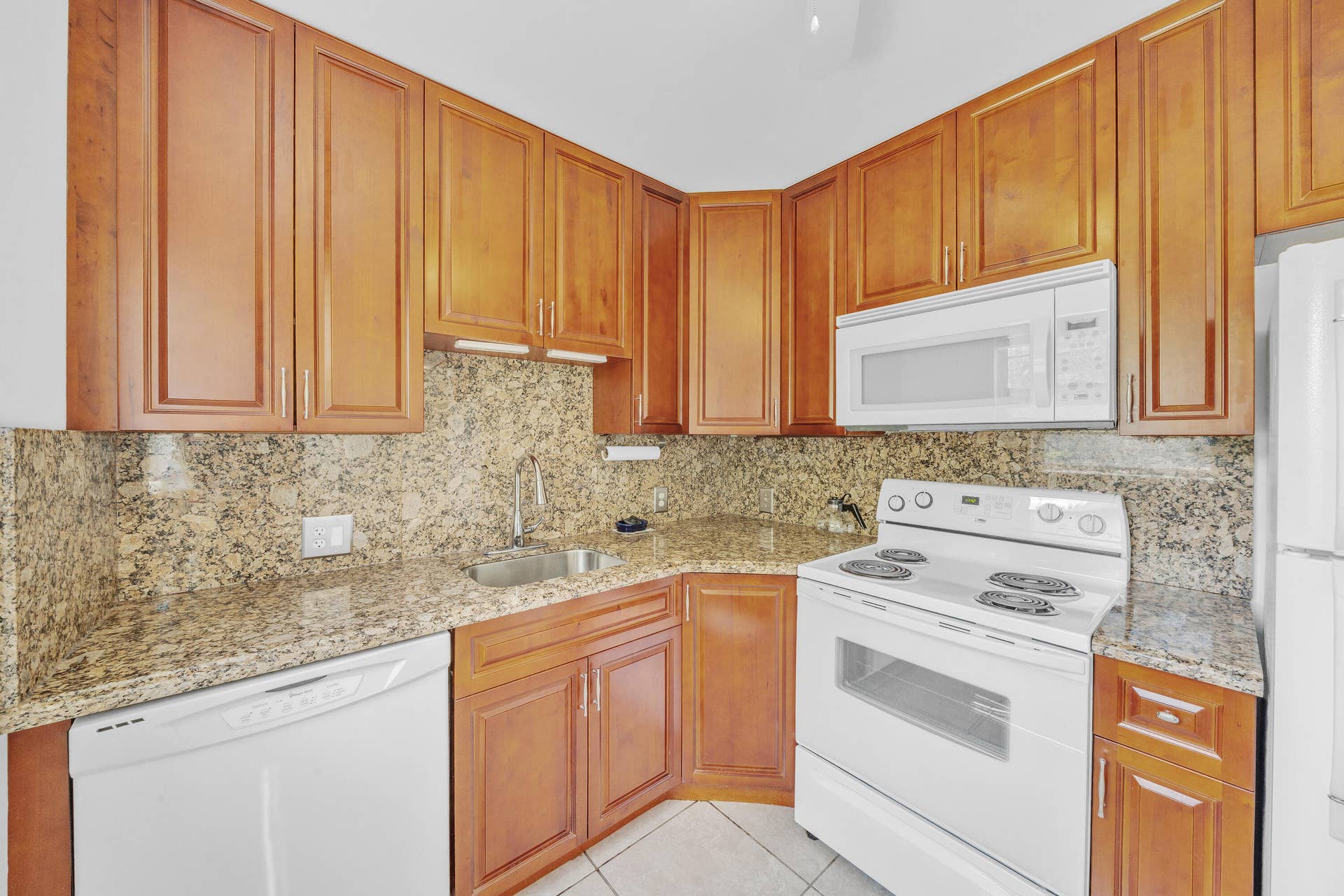 16 Kitchen (3)