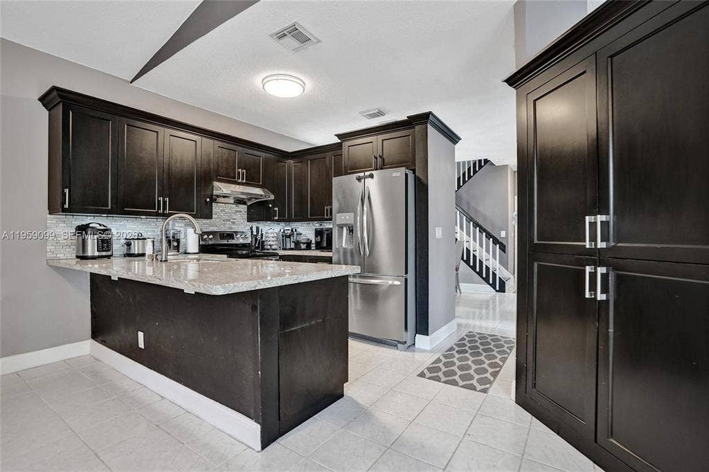 218 NW 75th Terrace, Plantation, FL 33317 GetMedia (7)