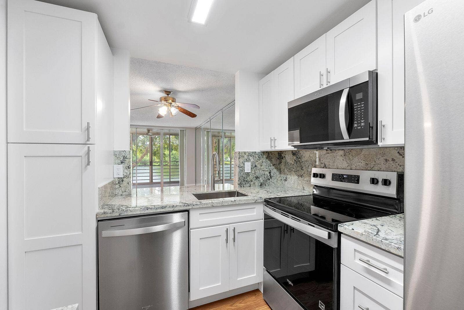 9450 Poinciana Place, #211, Davie, FL 33324 hIaybxRg