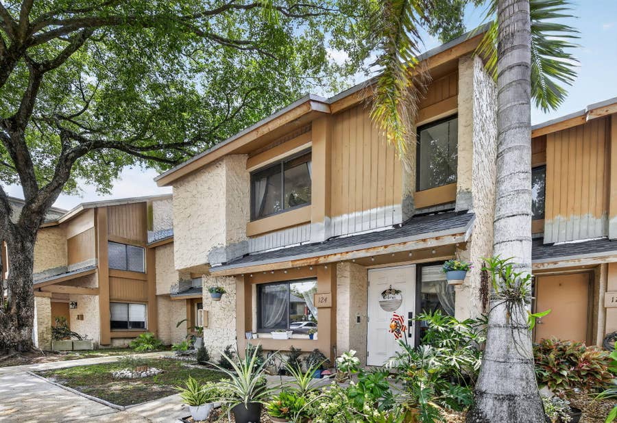 Property photo for 124 Wimbledon Lake Drive, Plantation, FL