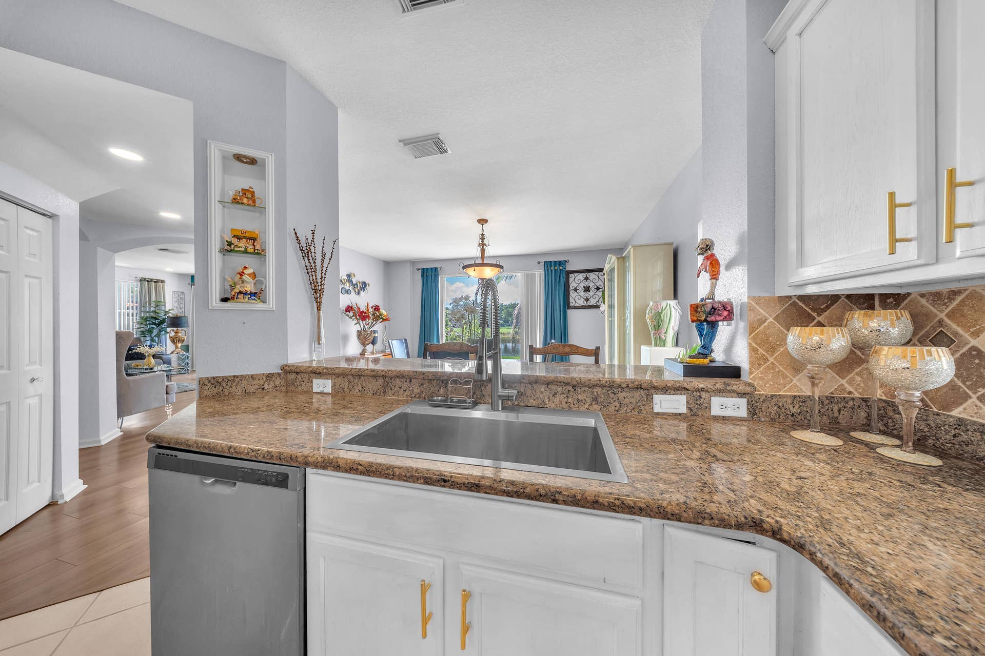 726 Gazetta Way, West Palm Beach, FL 33413 25-DSC1569