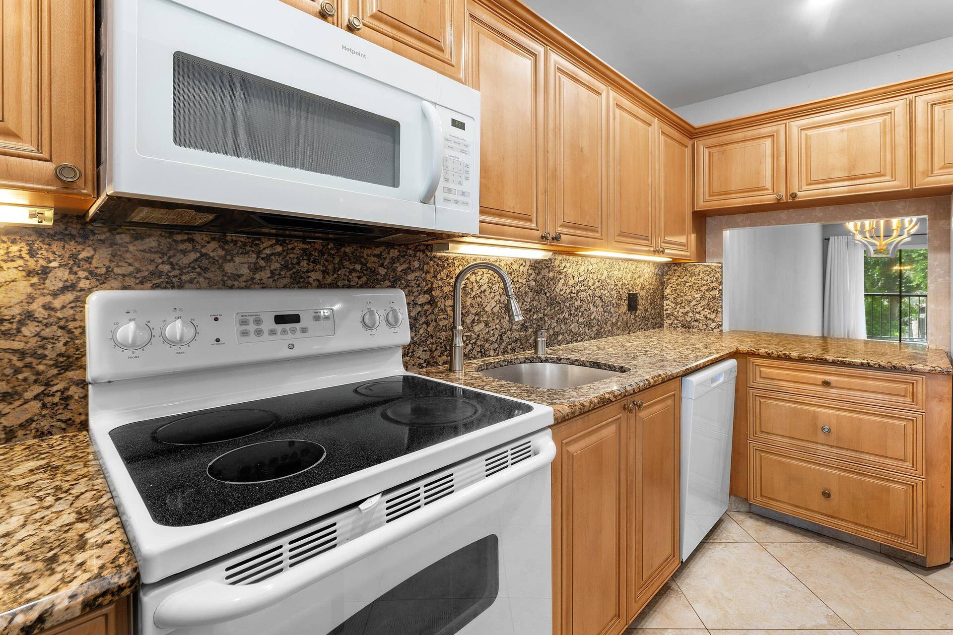 3605 S Ocean Boulevard, #229, South Palm Beach, FL 33480 Kitchen
