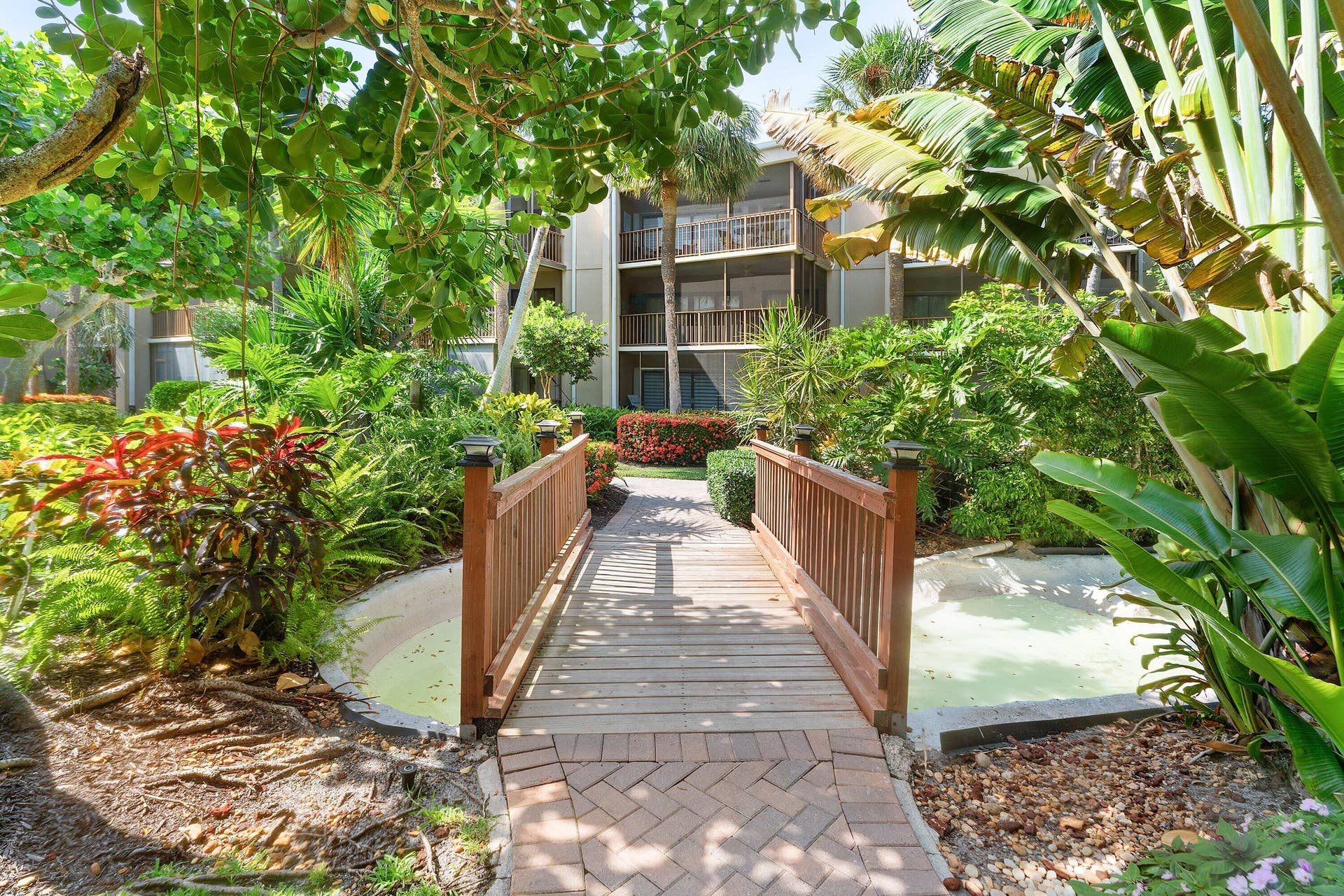 3605 S Ocean Boulevard, #229, South Palm Beach, FL 33480 Garden Walkway