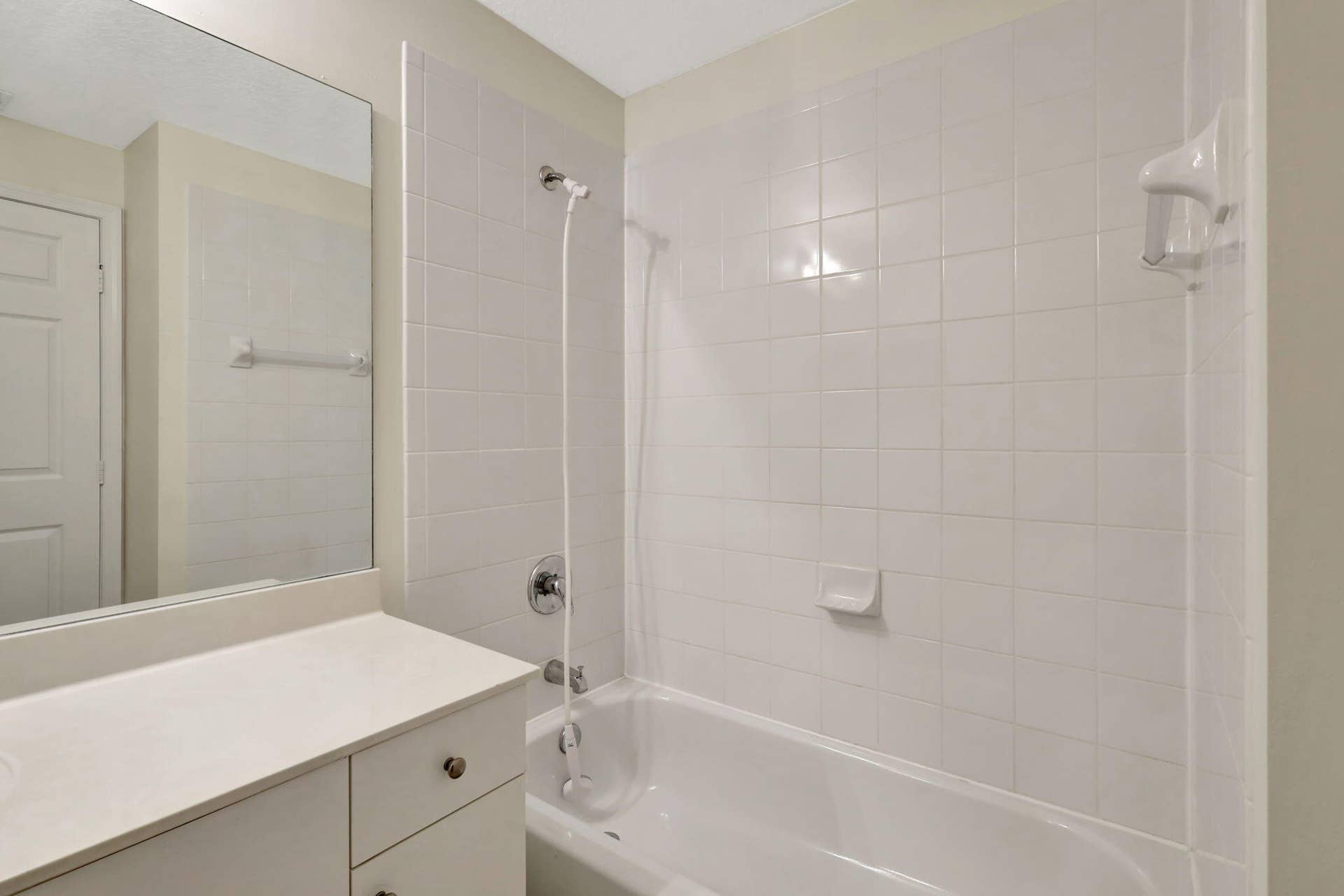 4812 S Central Boulevard, #24, Jupiter, FL 33458 Main Floor Full Bath
