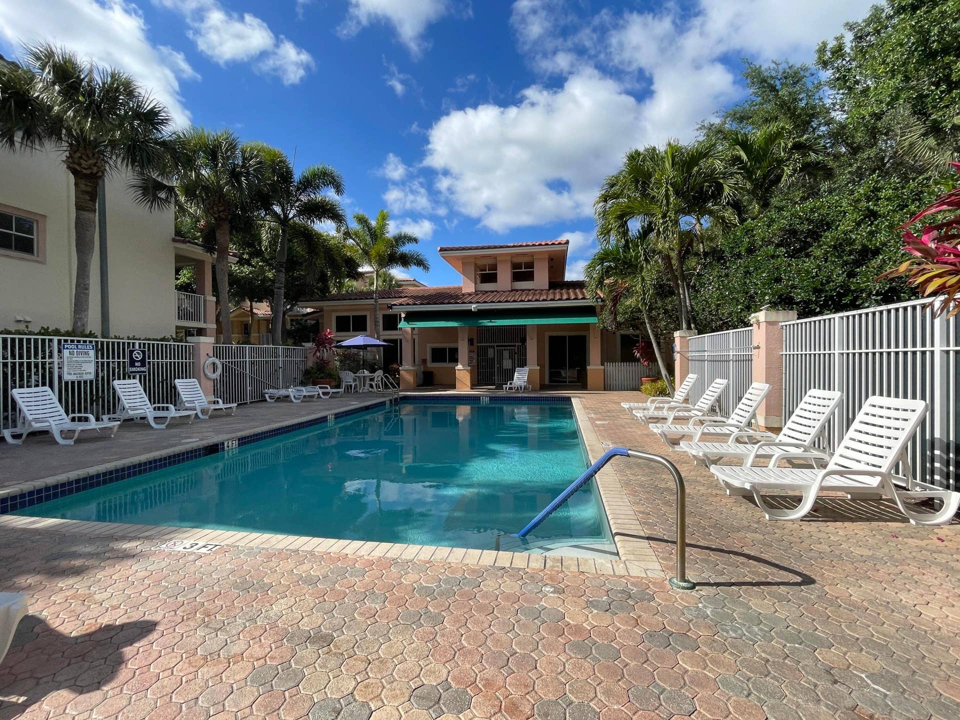 4812 S Central Boulevard, #24, Jupiter, FL 33458 Pool close by