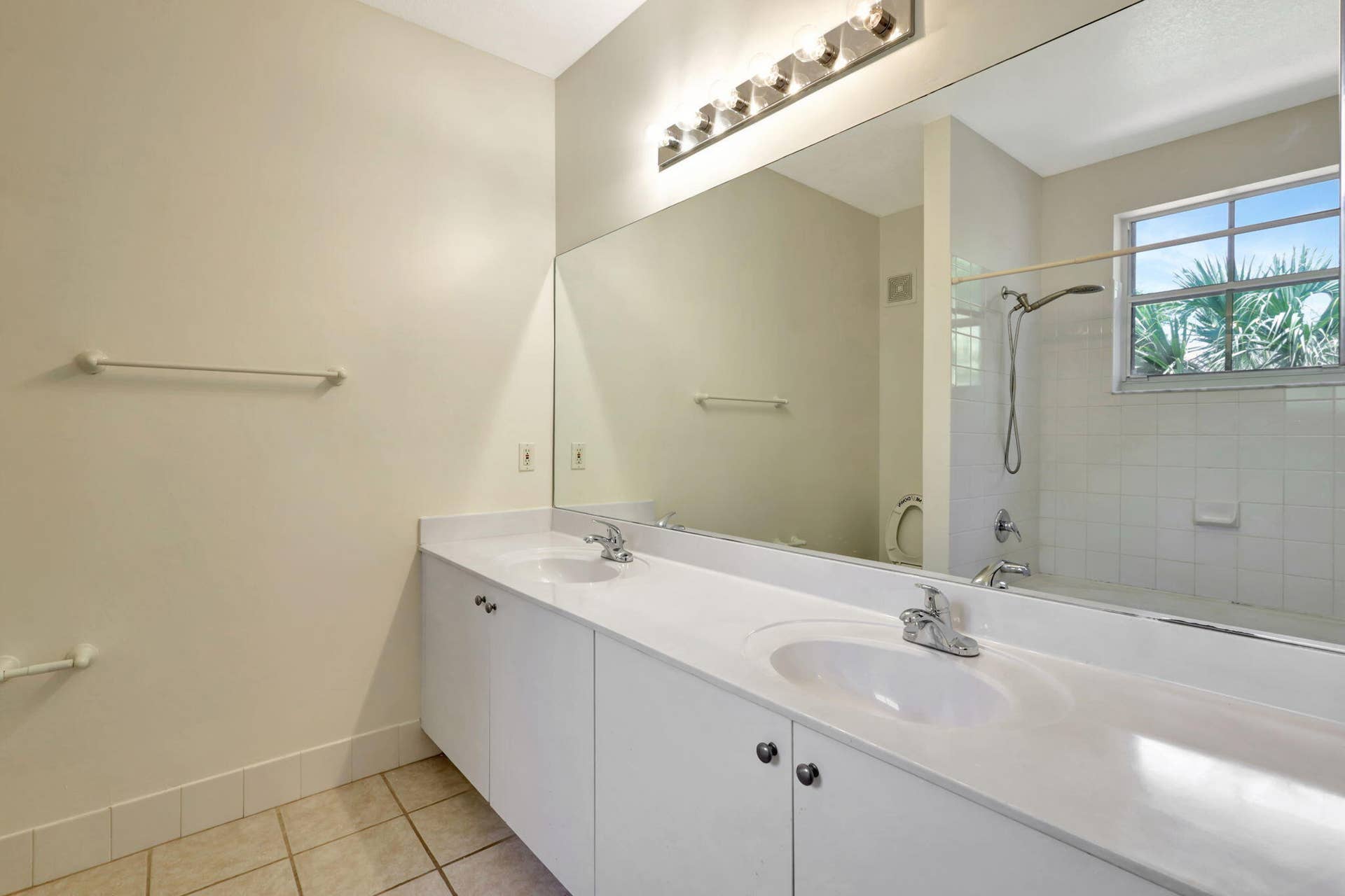 4812 S Central Boulevard, #24, Jupiter, FL 33458 Master bath