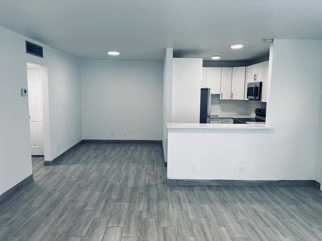 930 N 14th Court, Hollywood, FL 33020 7
