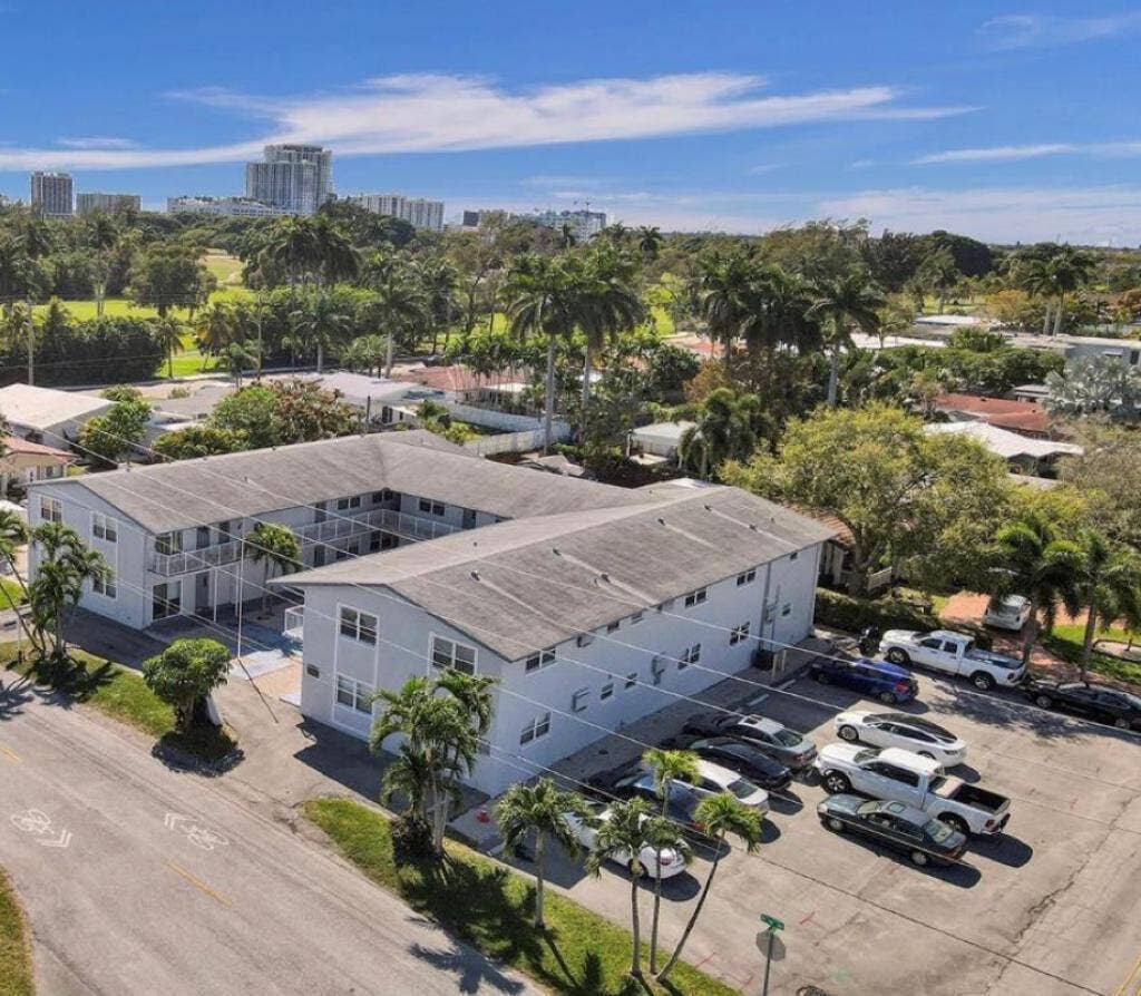 930 N 14th Court, Hollywood, FL 33020 31