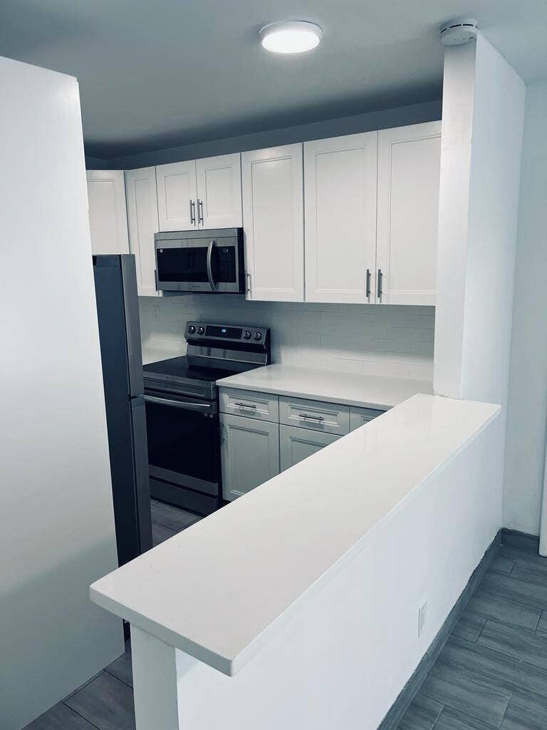 930 N 14th Court, Hollywood, FL 33020 11