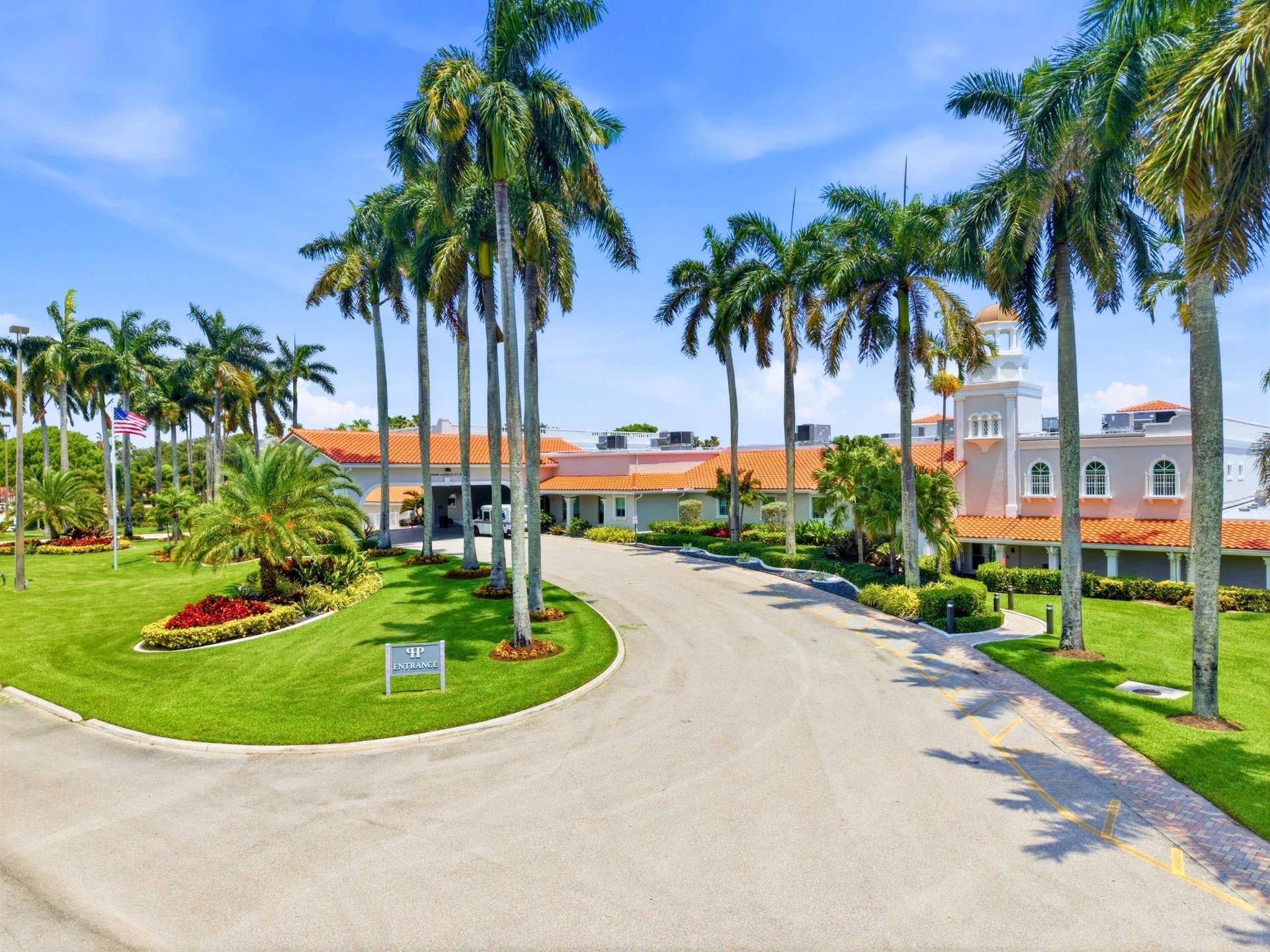 6200 Kings Gate Circle, Delray Beach, FL 33484 Clubhouse Front