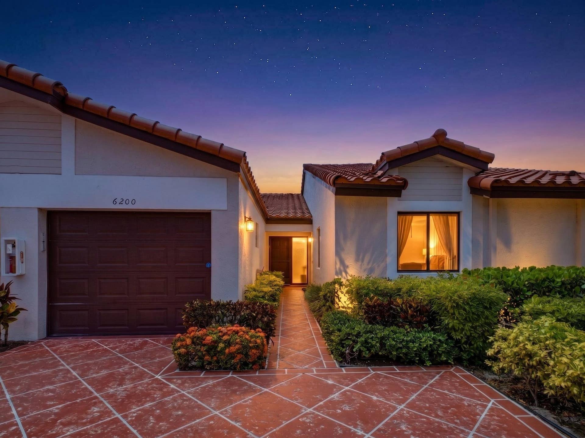 6200 Kings Gate Circle, Delray Beach, FL 33484 Front Dusk