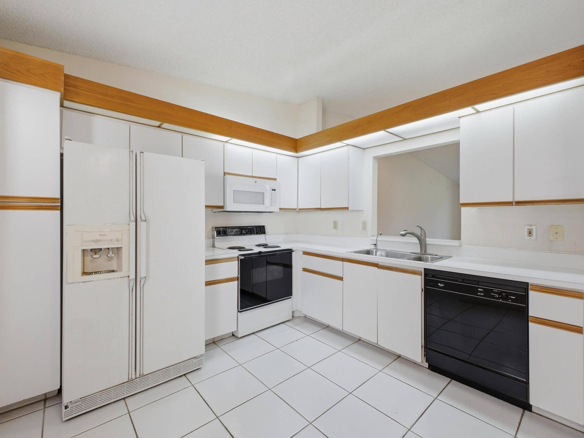 6200 Kings Gate Circle, Delray Beach, FL 33484 Kitchen 1
