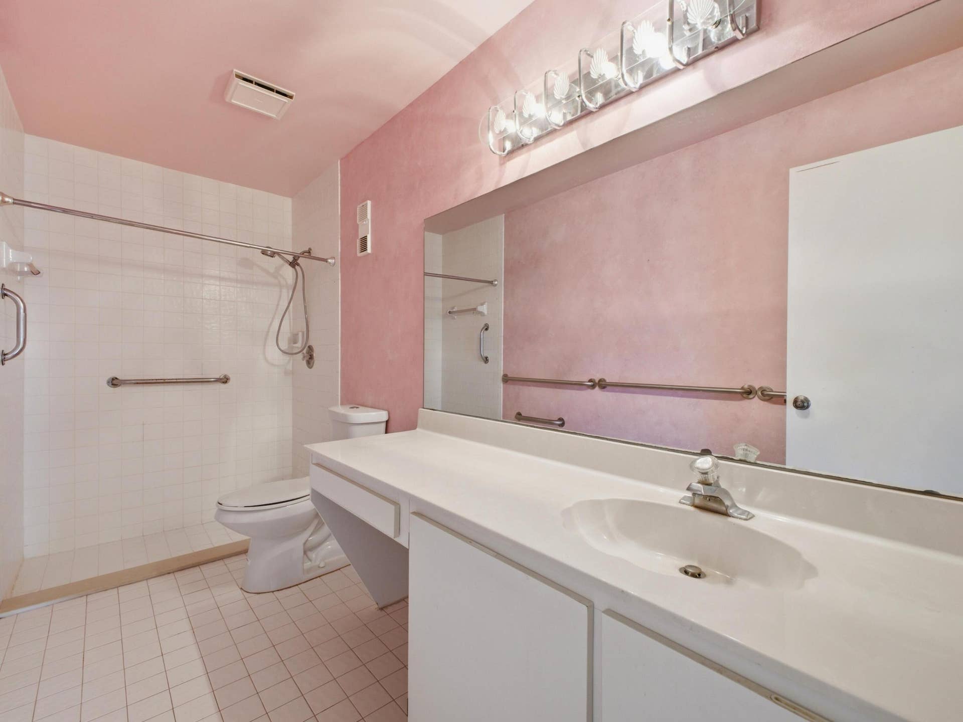 6200 Kings Gate Circle, Delray Beach, FL 33484 Primary Bathroom