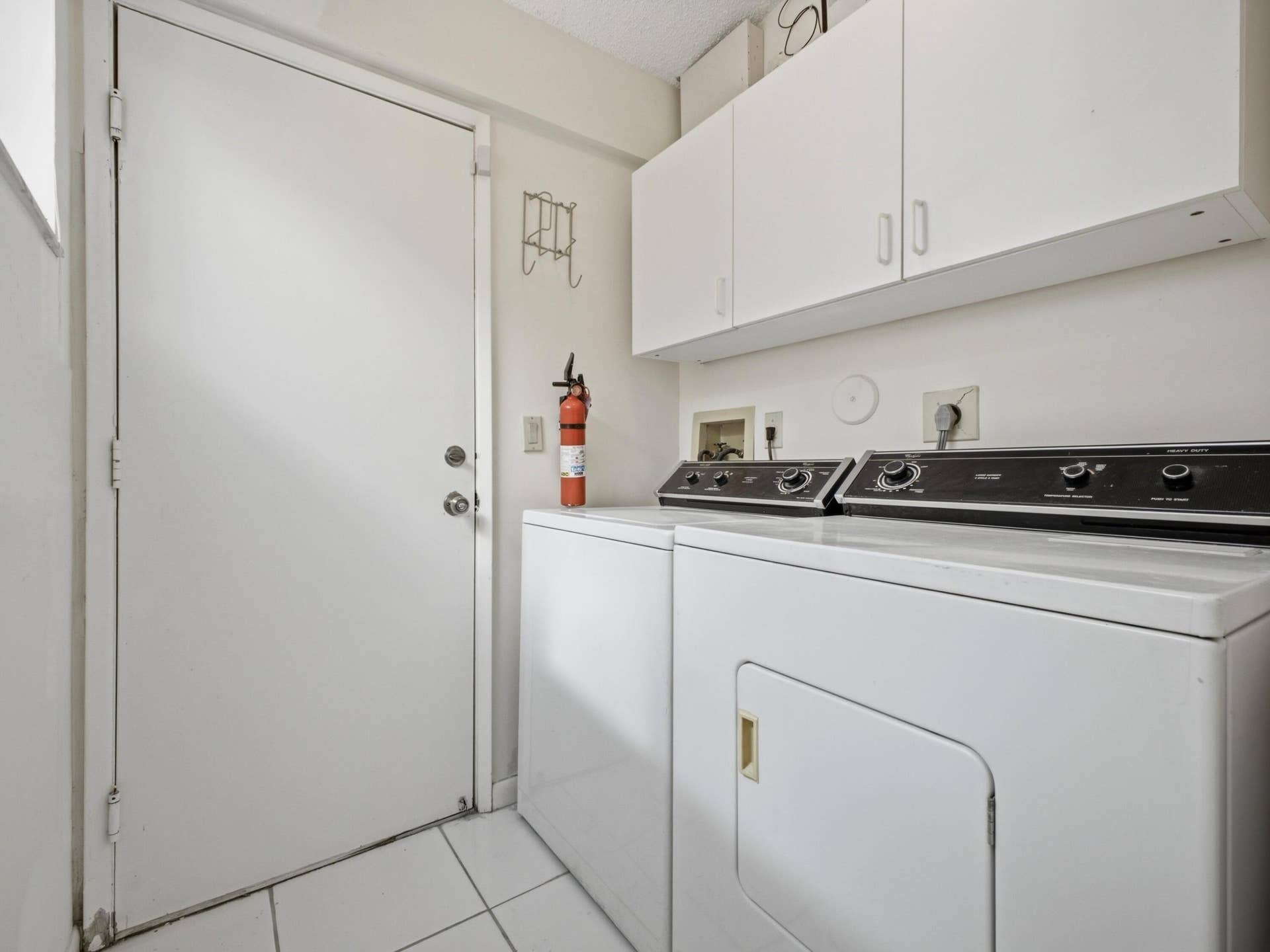 6200 Kings Gate Circle, Delray Beach, FL 33484 Laundry
