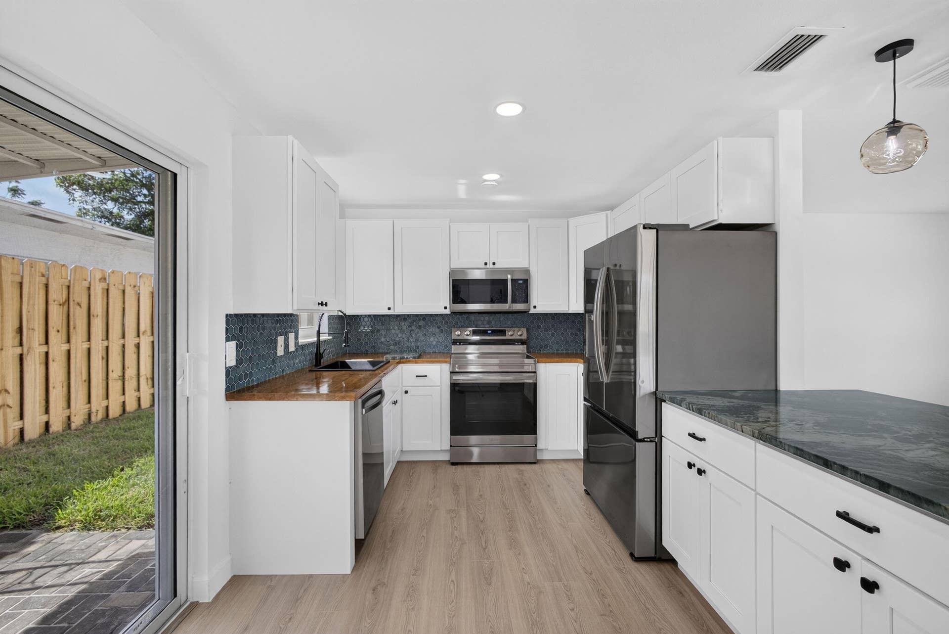665 W 7th Street, Riviera Beach, FL 33404 Huge kitchen!