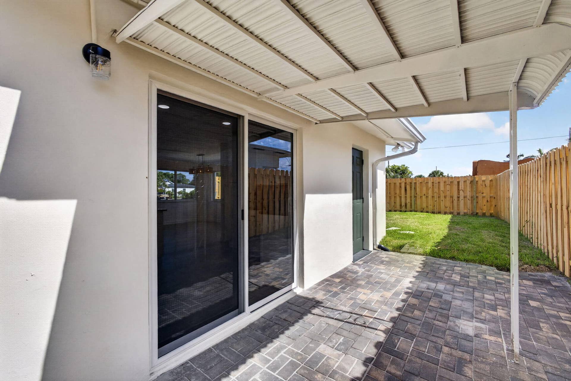 665 W 7th Street, Riviera Beach, FL 33404 59-web-or-mls-5D1A9186
