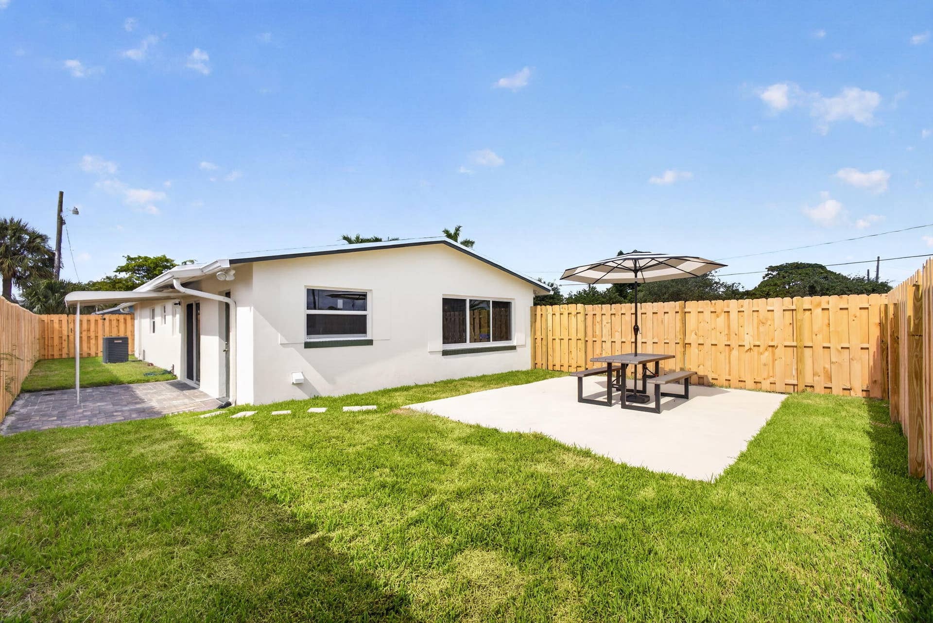 665 W 7th Street, Riviera Beach, FL 33404 53-web-or-mls-5D1A9151