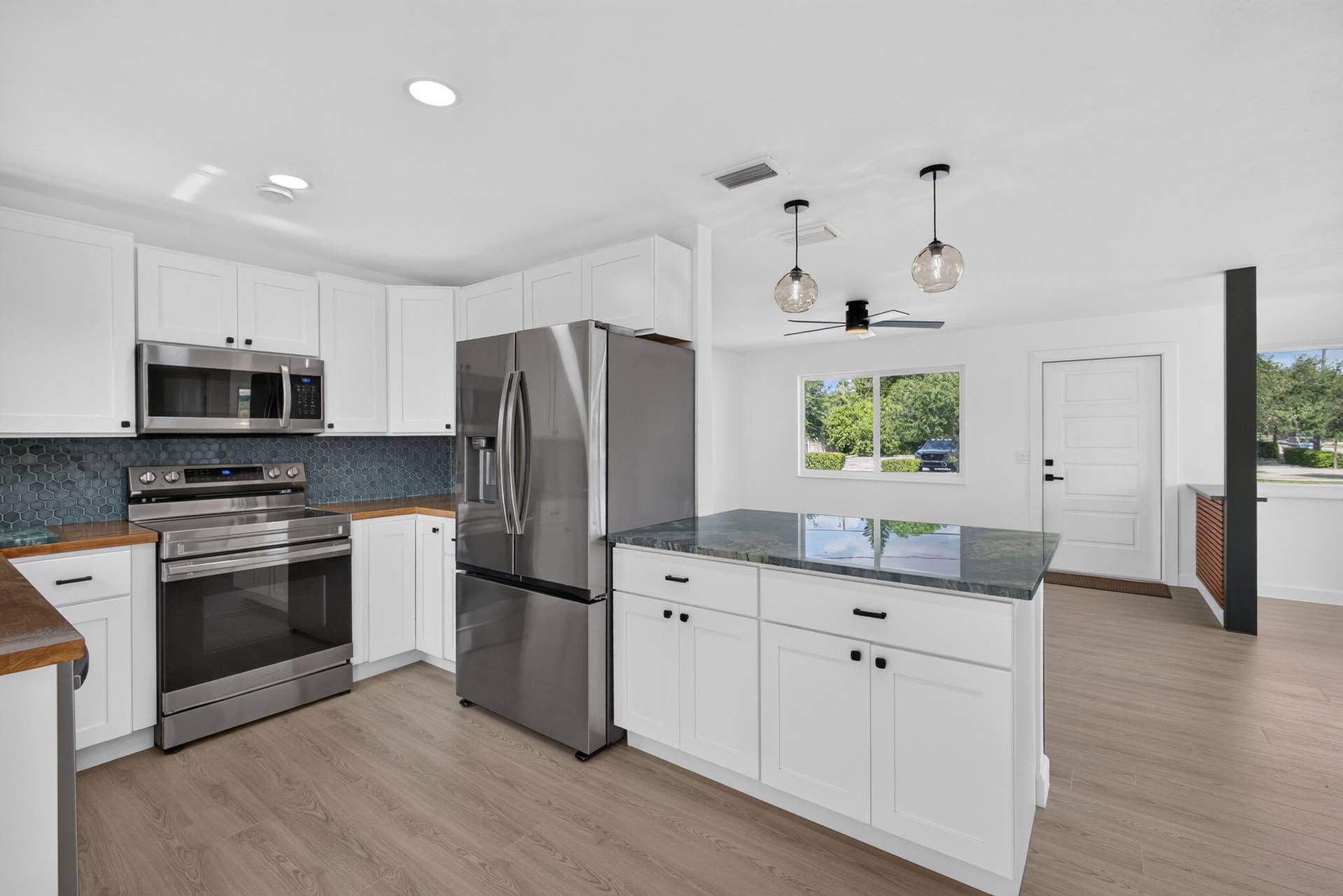 665 W 7th Street, Riviera Beach, FL 33404 21-web-or-mls-5D1A9262