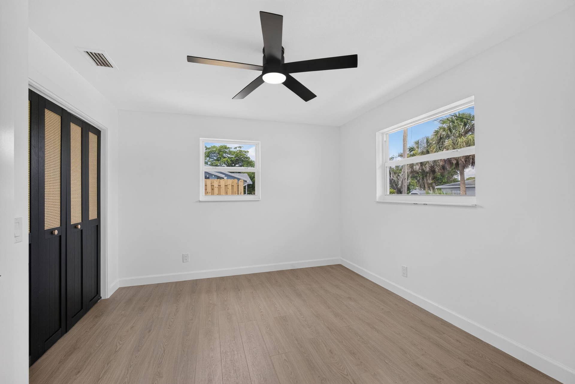 665 W 7th Street, Riviera Beach, FL 33404 Primary bedroom