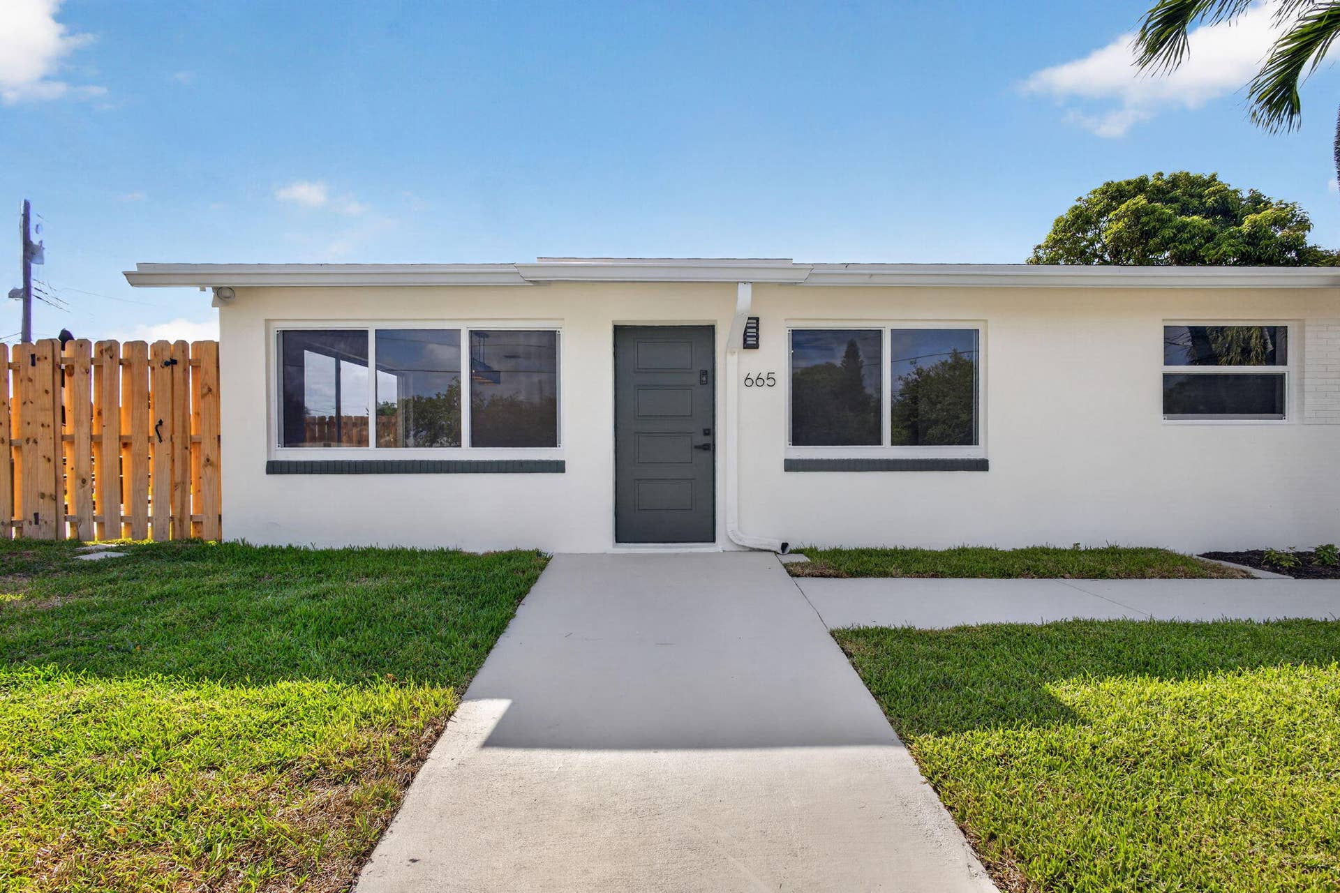 665 W 7th Street, Riviera Beach, FL 33404 6-web-or-mls-5D1A9127