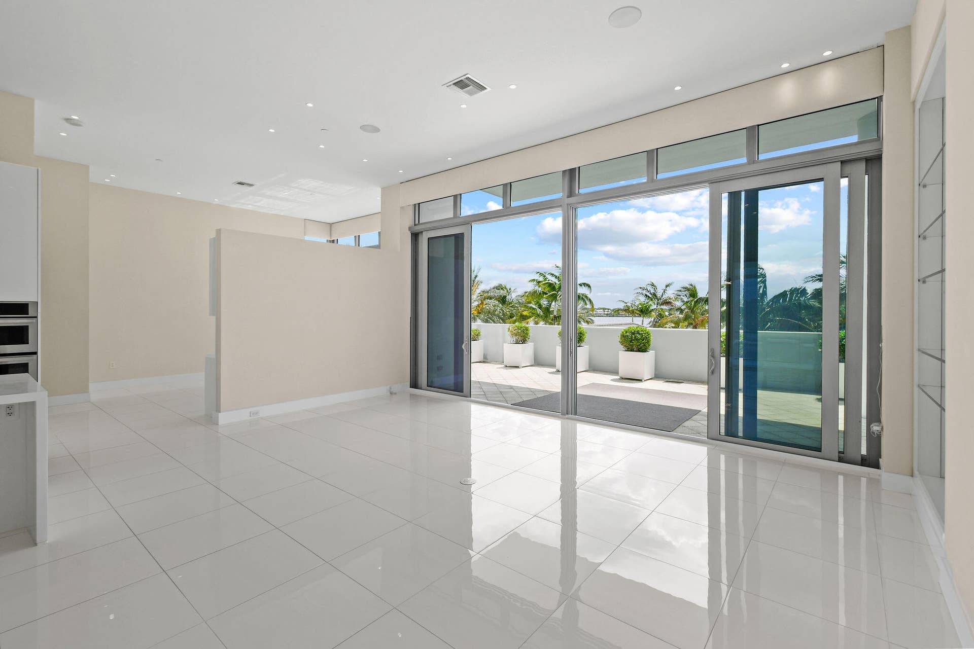 2 Water Club Way, #301, North Palm Beach, FL 33408 2WaterClubWay#301(11)
